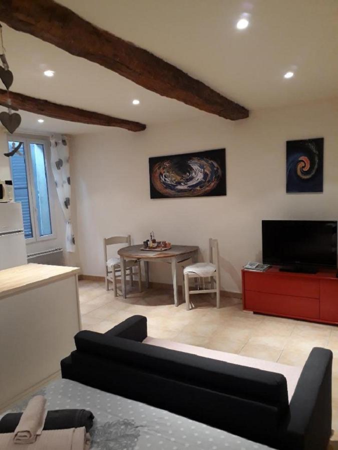 Les Capena 2 Apartman Collobrières Kültér fotó