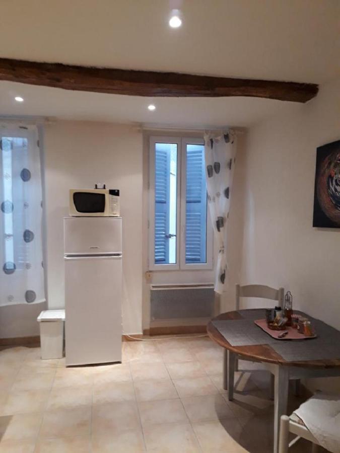 Les Capena 2 Apartman Collobrières Kültér fotó